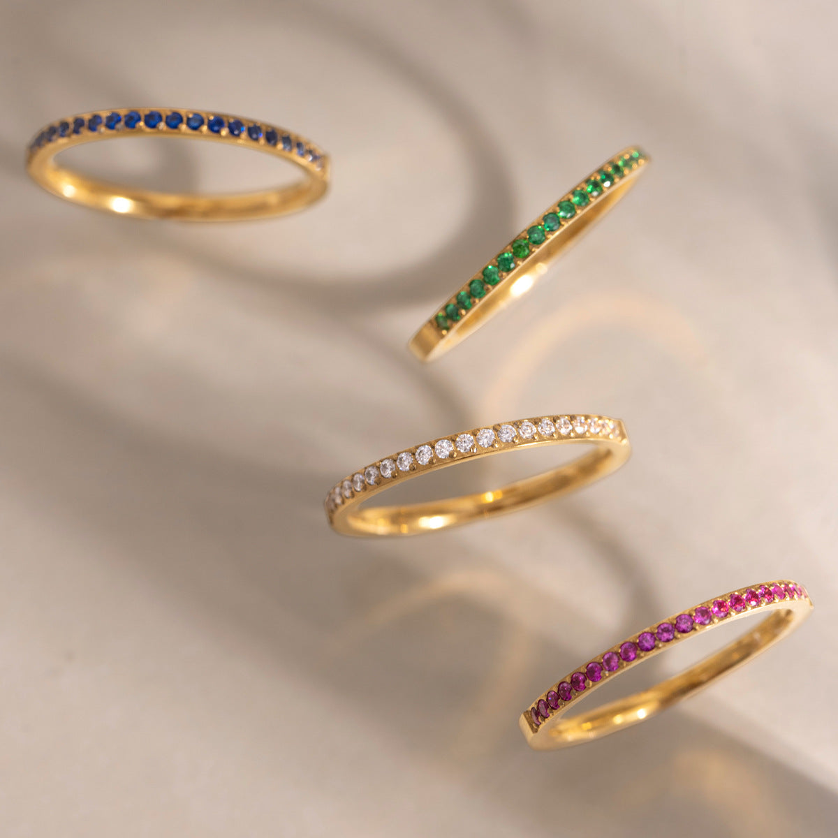 Damen eleganter Schmuckring mit strahlenden Zirkonia Shop Nory