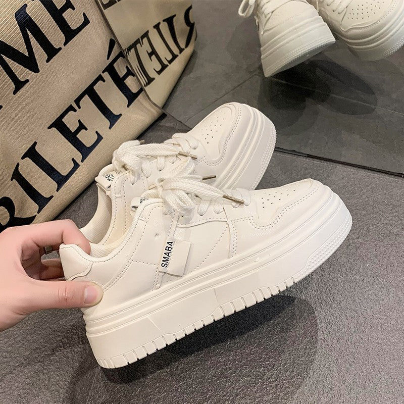 Damen Plattform-Sneaker mit dämpfender Laufsohle und eleganter Schnürung
