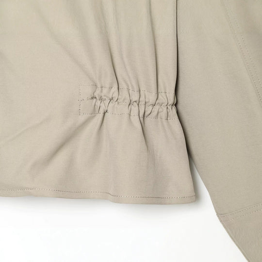 Damen Kurzparka mit Kapuze, Tunnelzugtaillierung und verdeckter Front Shop Nory