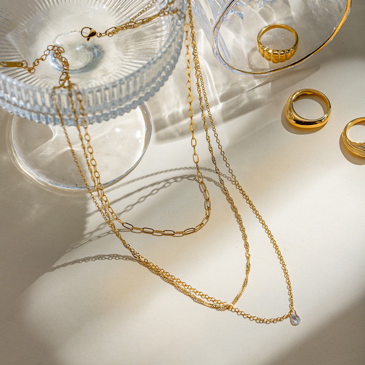 Damen Halskette mit dreischichtigem Design und elegantem Sternanhänger Shop Nory