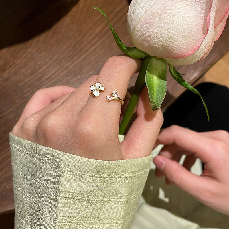 Damen Offener Ring mit floralem Design und Zirkonia-Details Shop Nory