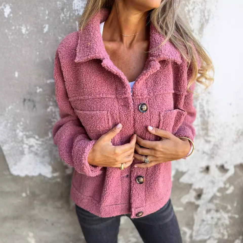 Damen nan kurze Teddyjacke mit Reverskragen, Knopfleiste und aufgesetzten Taschen Shop Nory