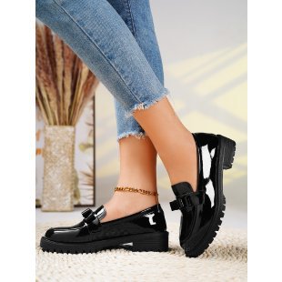 Damen Lack‑Loafer mit profilierter Gummisohle, dekorativer Riemchenschleife und gepolstertem Komfortfußbett Shop Nory