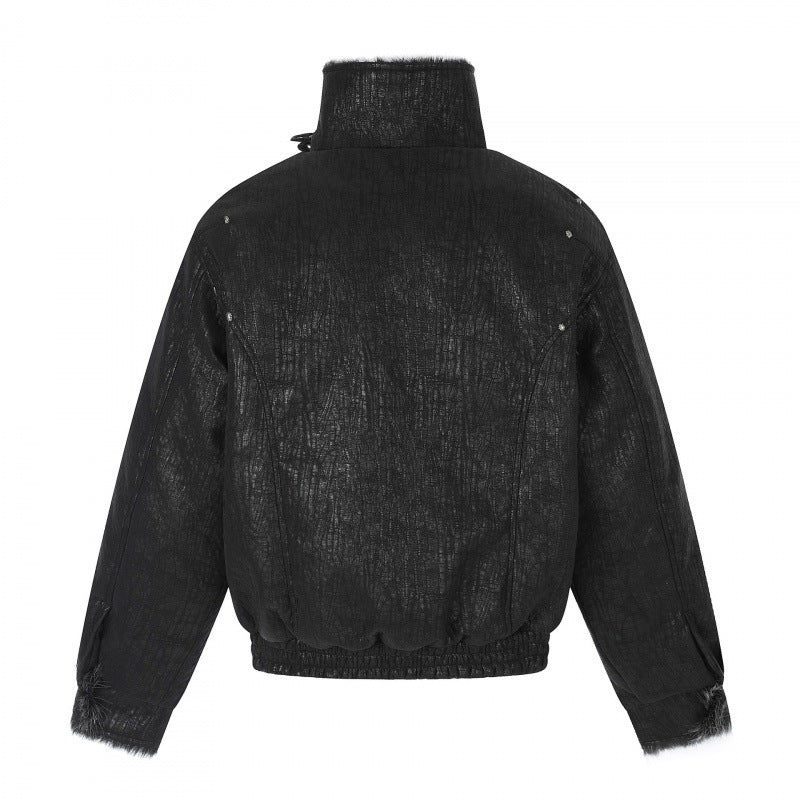 Herren Kurze Biker-inspirierte Kunstleder-Bomberjacke mit Nieten, doppeltem Schnallenkragen und Teddyfutter Shop Nory