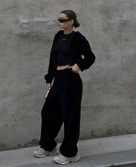 Damen samtiges Lounge-Set mit kurzem Zip-Hoodie, elastischem Rippbund und weitem High-Waist Palazzo-Hose Shop Nory