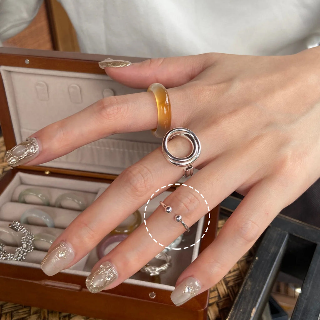 Damen Offener Ring mit stilvollen Kugeldetails Shop Nory