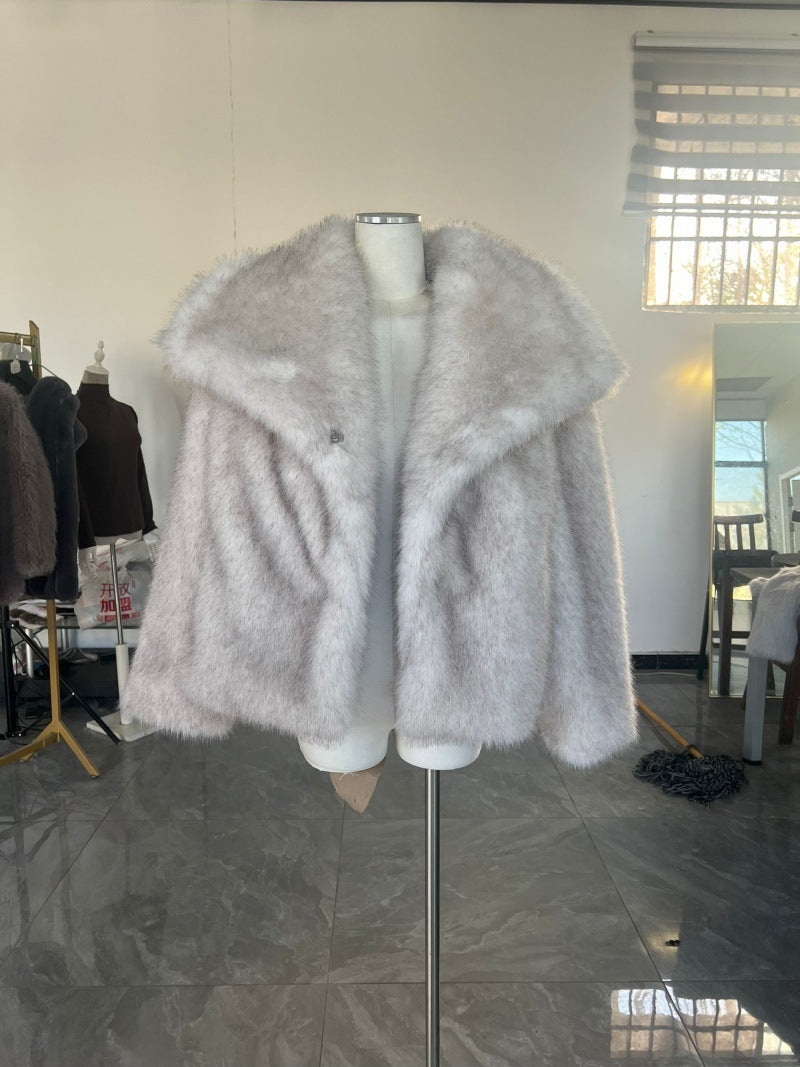 Damen Kurzbolero im Boxy-Cut aus veganem Shaggy-Kunstpelz mit XXL-Schalkragen Shop Nory
