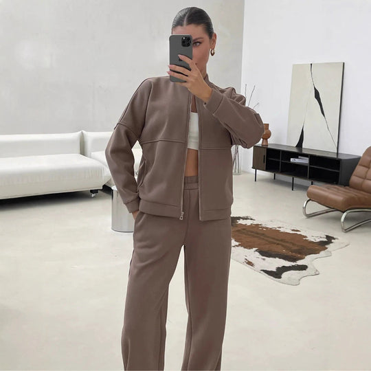 Damen Zweiteiliges Loungewear-Set mit kurzem Bomber-Zip und weiter hochgeschnittener Jogginghose Shop Nory