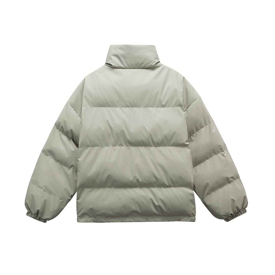 Unisex Boxy wattierte Oversize-Pufferjacke mit Stehkragen und Statement-Patchdetails Shop Nory