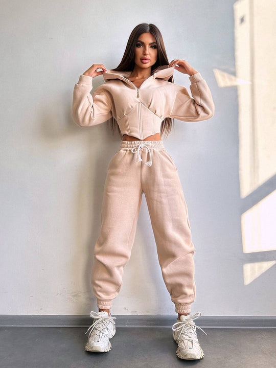 Damen Crop-Kapuzenjacke mit Korsagennaht und High-Waist Jogginghose Shop Nory