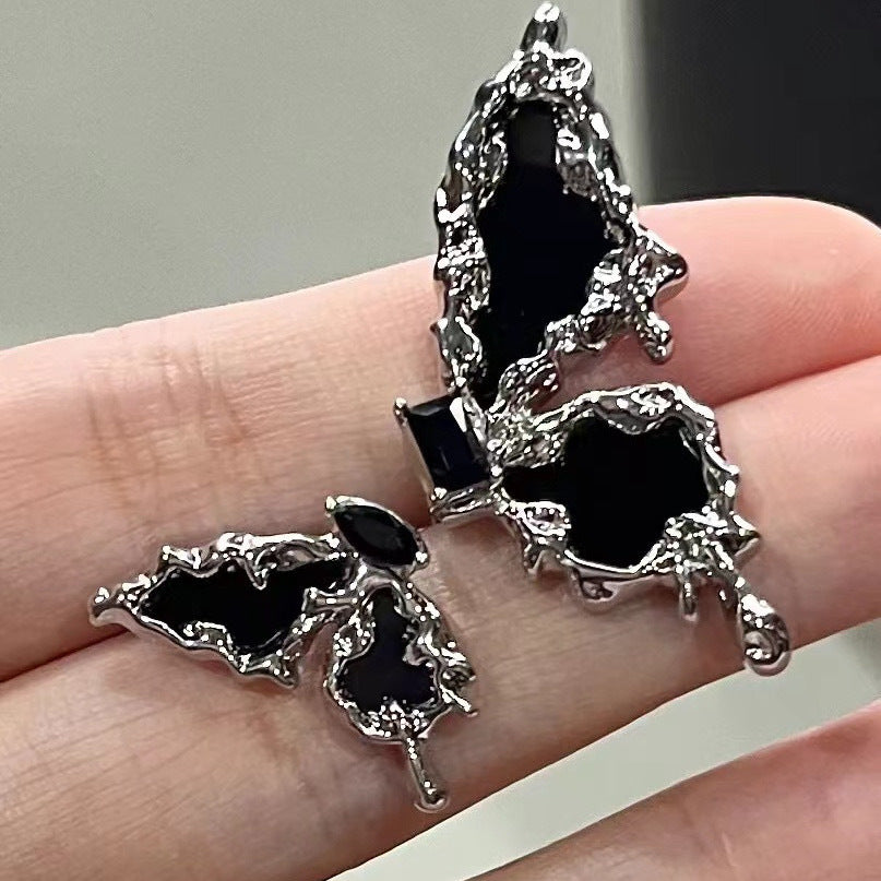 Damen Ring mit stilvollem Schmetterlings-Design und funkelnden Elementen Shop Nory