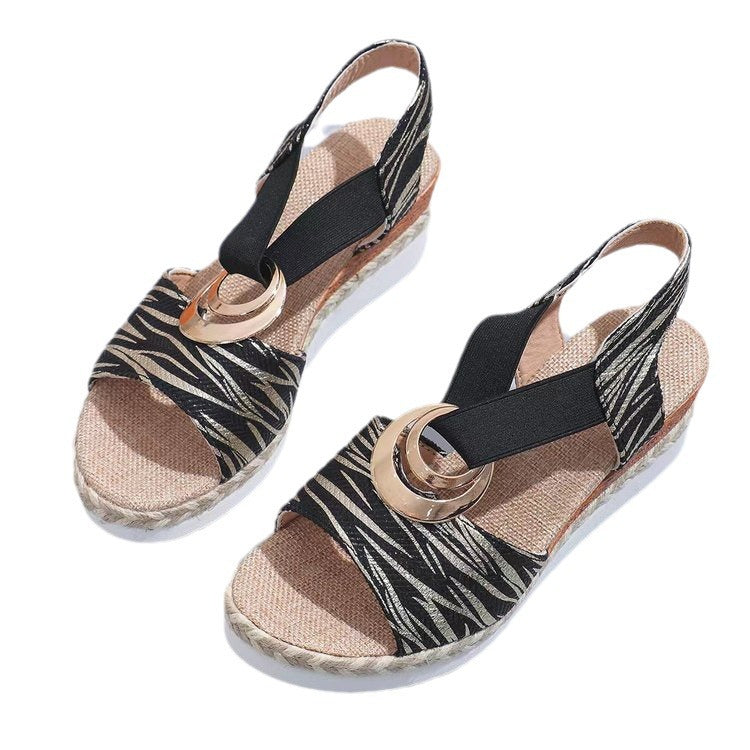 Damen Keil-Sandalen mit Metallic-Optik, dekorativem Ring und Elastik-Fersenriemen Shop Nory
