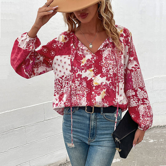 Damen Leichte Boho-Bluse mit Patchwork‑Print, Bindeschlitz und Ballonärmeln Shop Nory