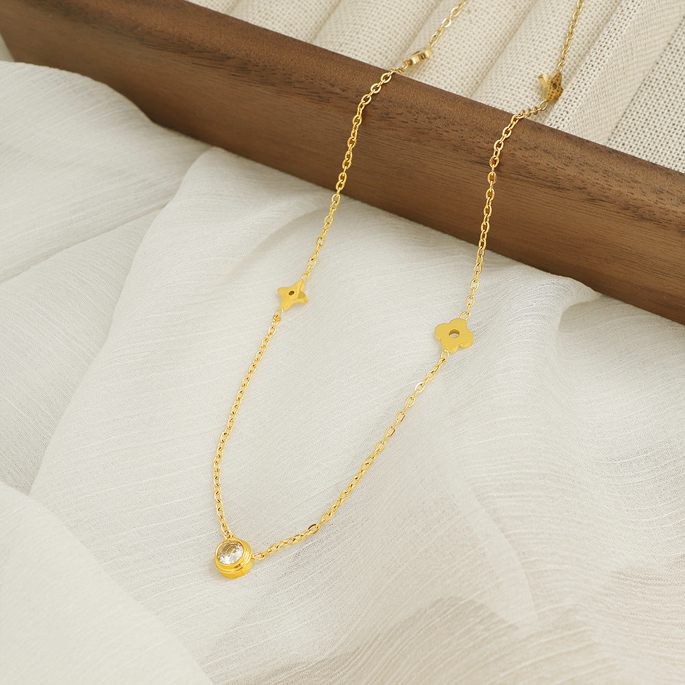 Damen elegante Halskette mit floralem Design und funkelndem Anhänger Shop Nory