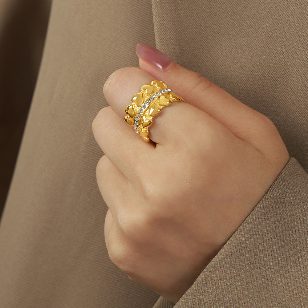 Damenring mit Herzdesign und funkelnden Zirkonia Shop Nory