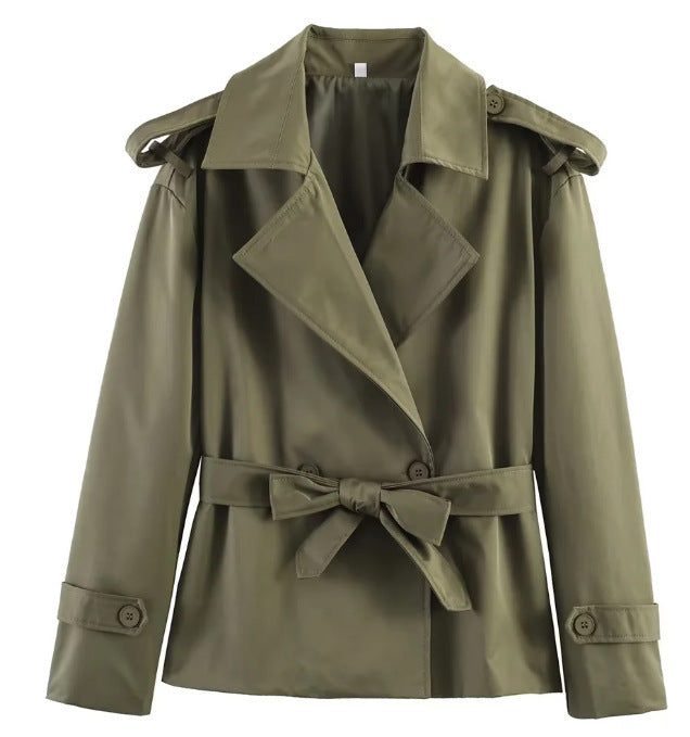 Damen Kurztrench mit doppelreihiger Knopfleiste, Taillengürtel und Schulterklappen Shop Nory