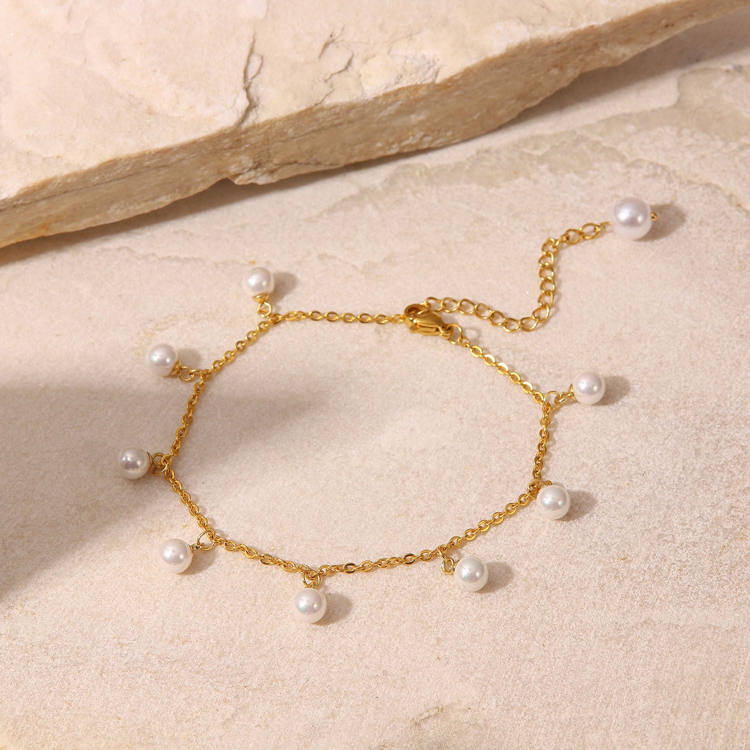 Damen Fußkettchen mit eleganten Perlenanhängern und hochwertiger Verarbeitung Shop Nory