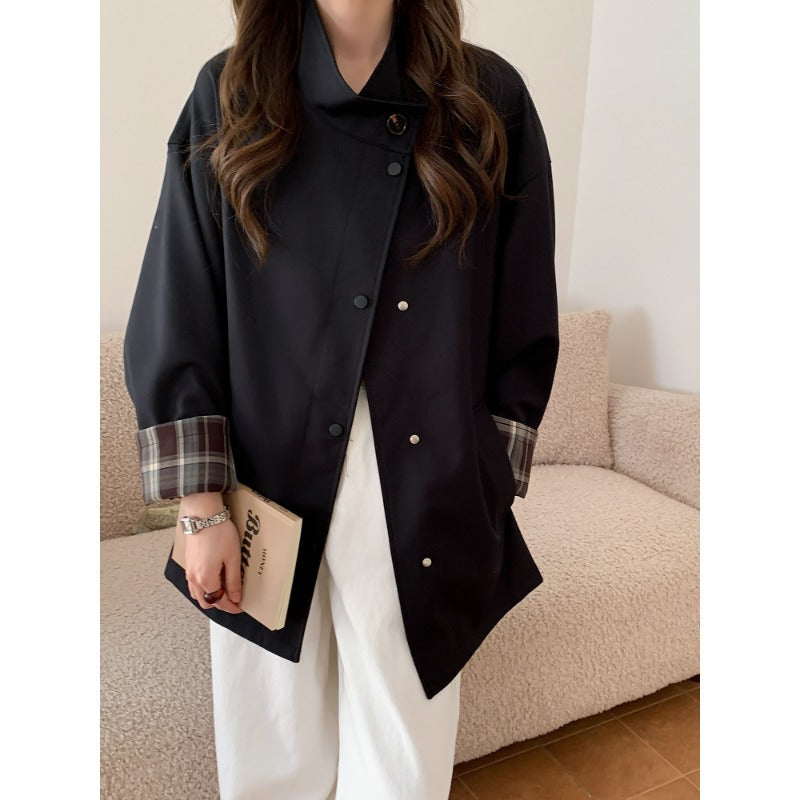 Damen Oversized Kurzjacke mit Druckknopfleiste und karierter Ärmelaufschlag Shop Nory