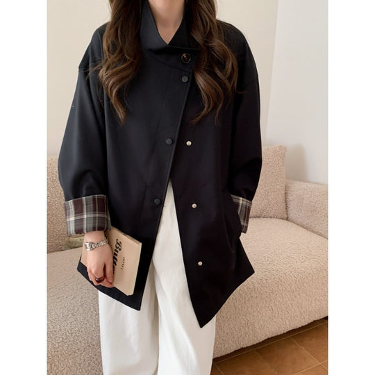 Damen Oversized Kurzjacke mit Druckknopfleiste und karierter Ärmelaufschlag Shop Nory