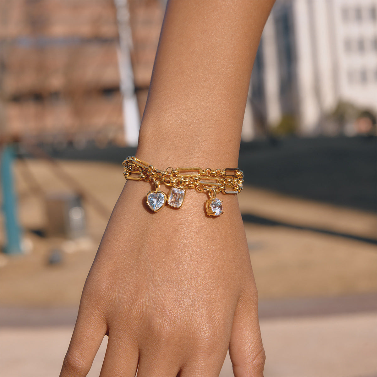 Damen Armband mit elegantem Anhänger aus hypoallergenem Edelstahl Shop Nory