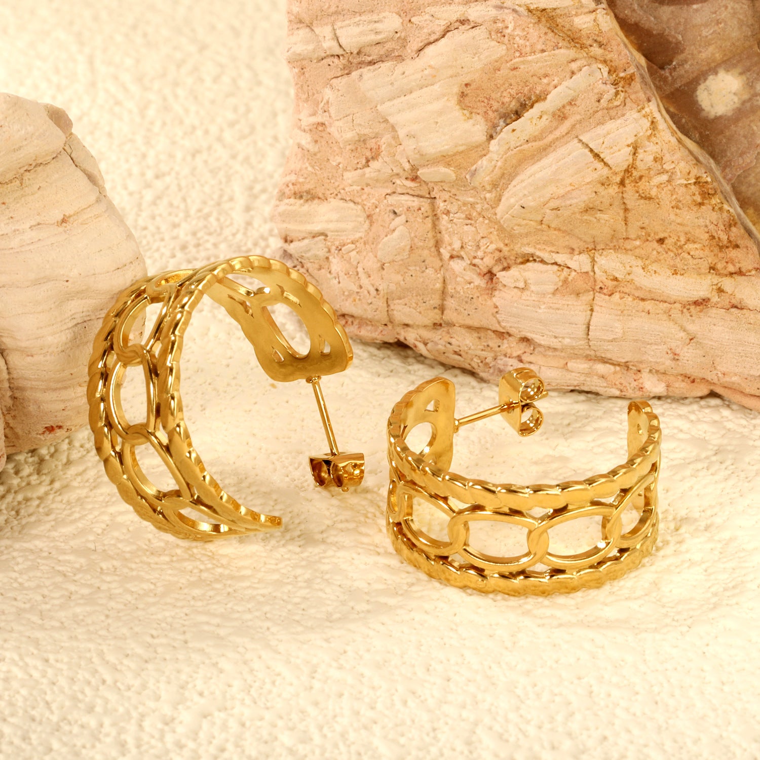 Damen Hängende Creolen mit kunstvollem Design und goldplattierter Oberfläche Shop Nory