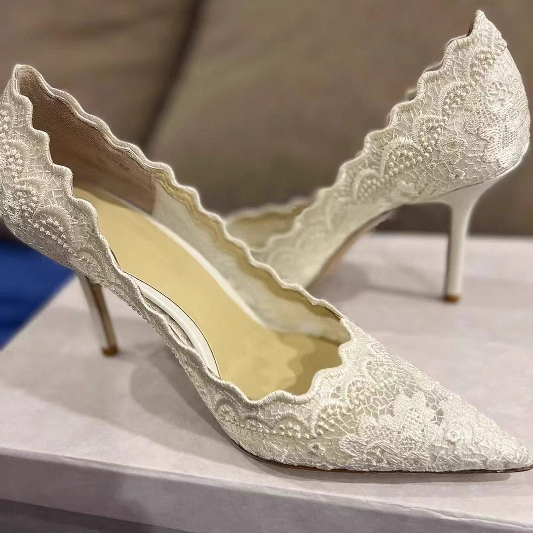 Damen Elegante Spitzen‑Pumps mit gewelltem Rand und schlankem Stiletto‑Absatz Shop Nory