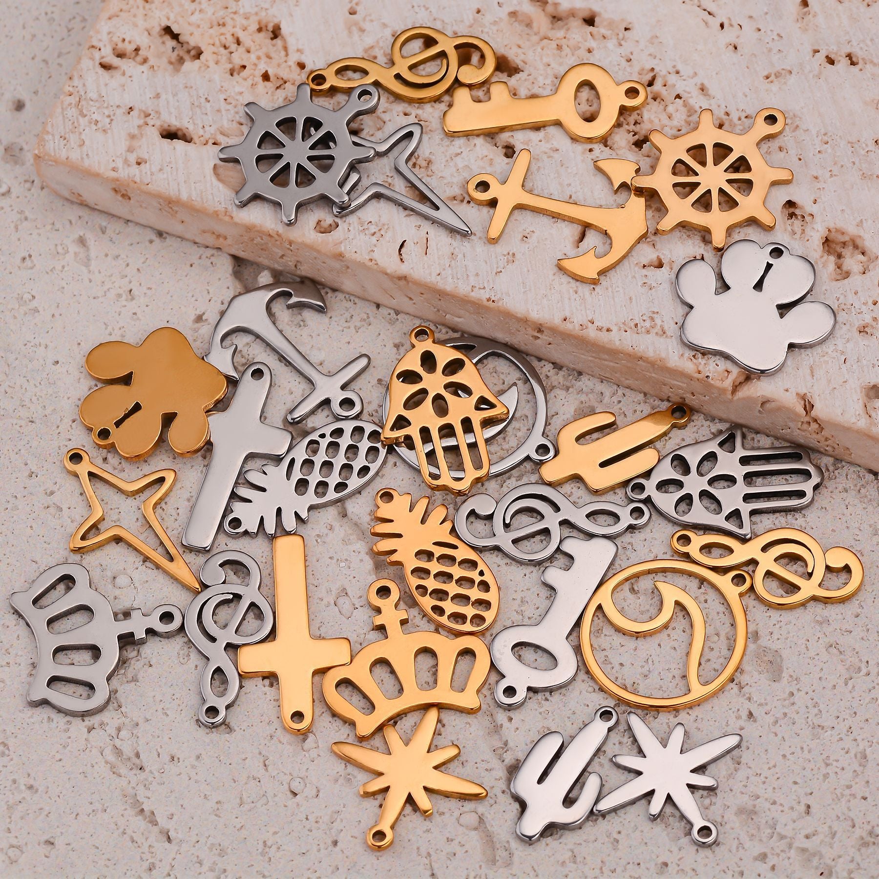 Damen Anhänger in Form eines Schlüssels aus hochwertigem Metall Shop Nory