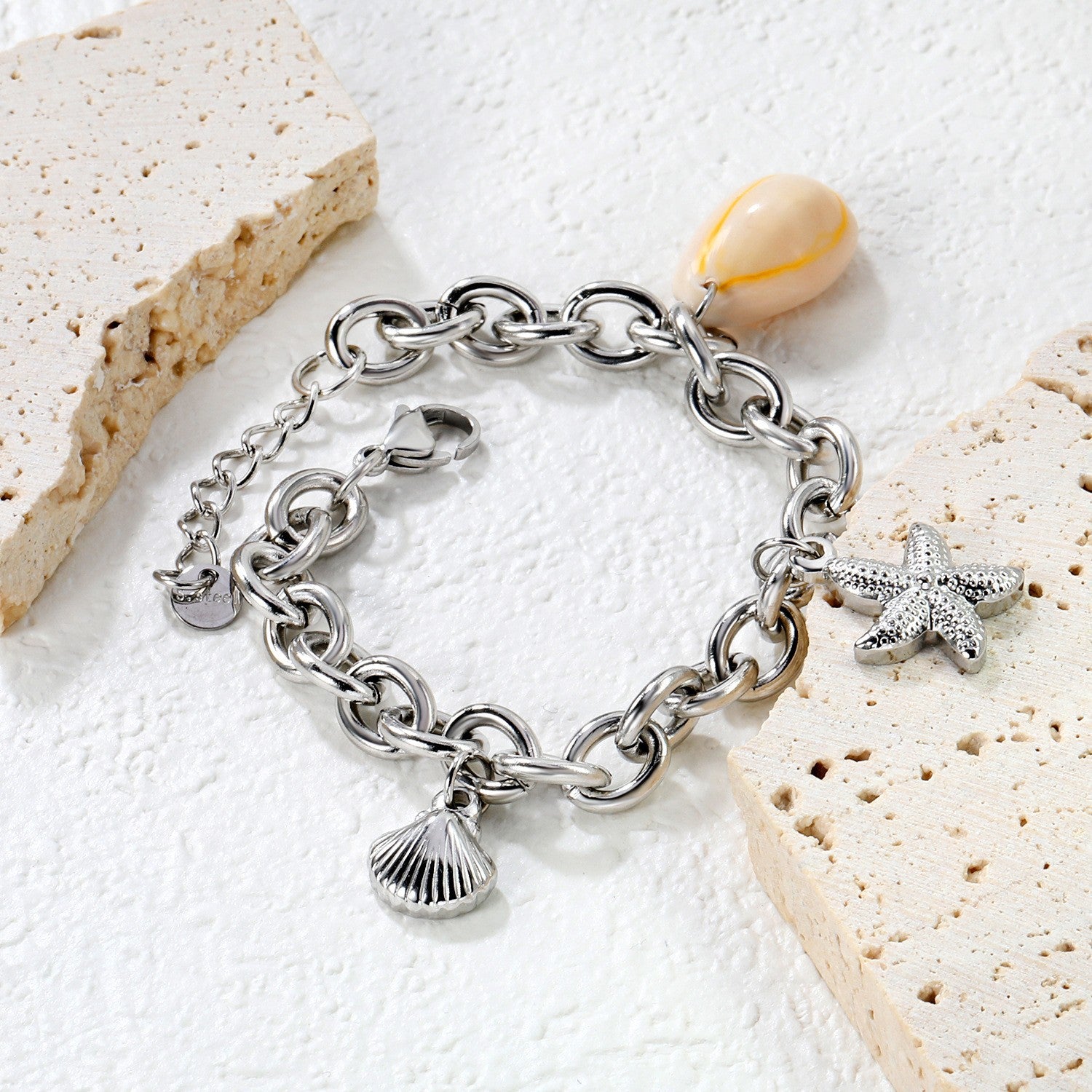 Damen Armband mit maritimen Anhängern aus hochwertigem Edelstahl Shop Nory