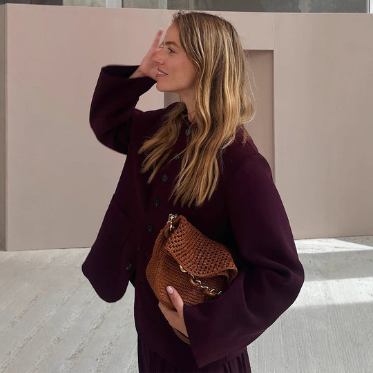 Damen Kurzjacke mit Rundhalsausschnitt, kastiger Silhouette und gewelltem Saum Shop Nory