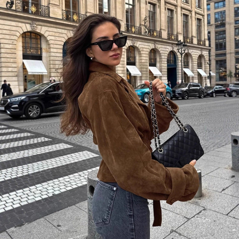 Damen Taillierte Wildleder‑Optik Kurzjacke mit Wickelgürtel und langen Manschetten Shop Nory