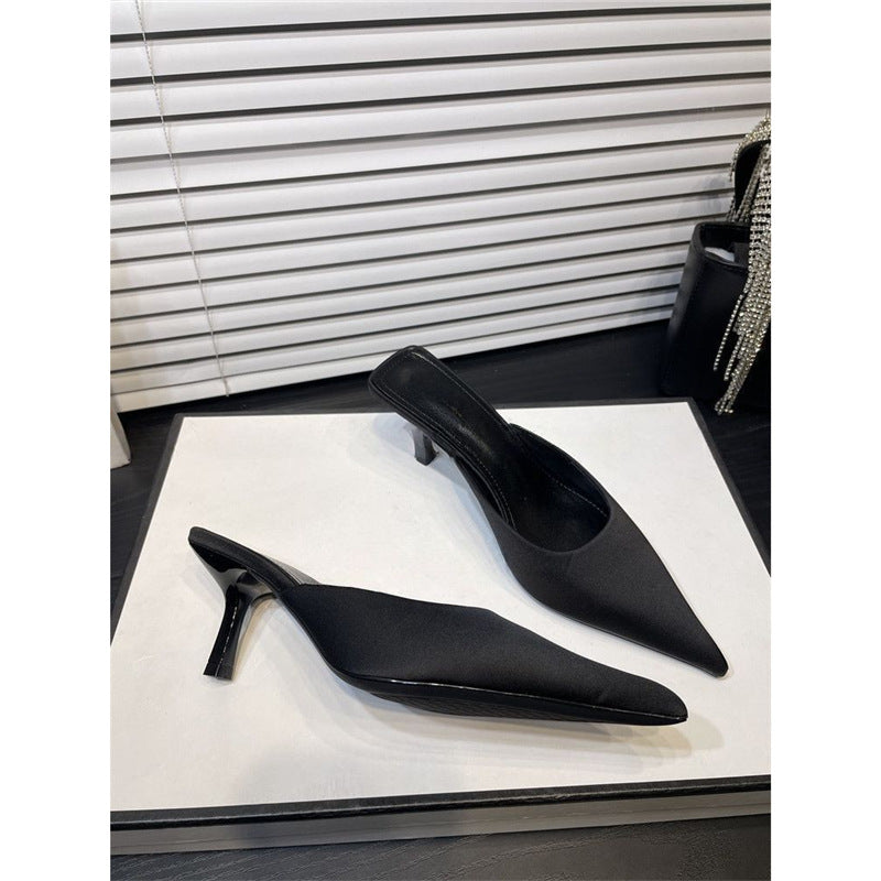 Damen Spitz zulaufende Mule mit niedrigem Kittenabsatz und fersenfreiem Design Shop Nory