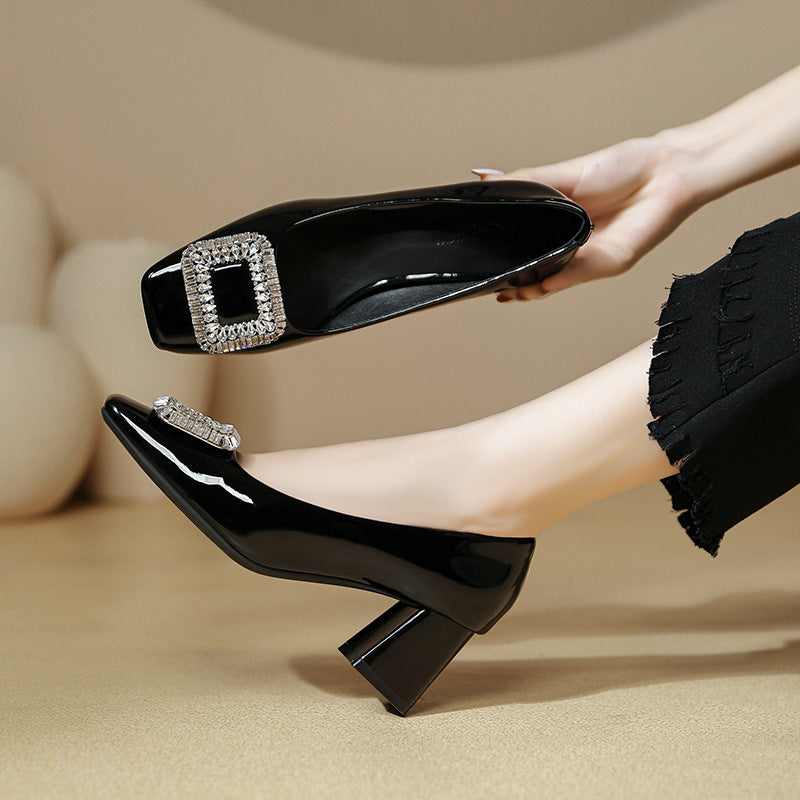 Damen Elegante Pumps mit funkelndem Schmuckdetail und komfortablem Blockabsatz Shopnory