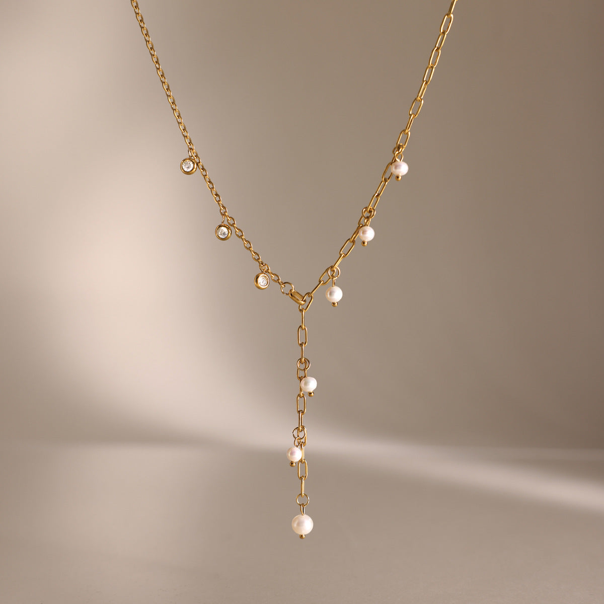 Damen Halskette mit elegantem Perlenanhänger und hypoallergenem Edelstahl Shop Nory
