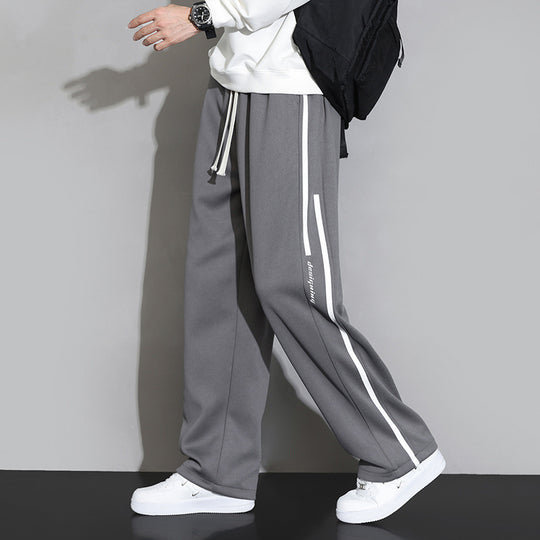 Herren Bequeme Trainingshose mit kontrastierenden Streifen