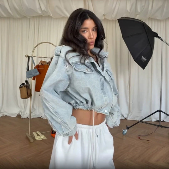 Damen Cropped-Denimjacke mit Tunnelzug, kastiger Oversize-Silhouette & Pattentaschen Shop Nory