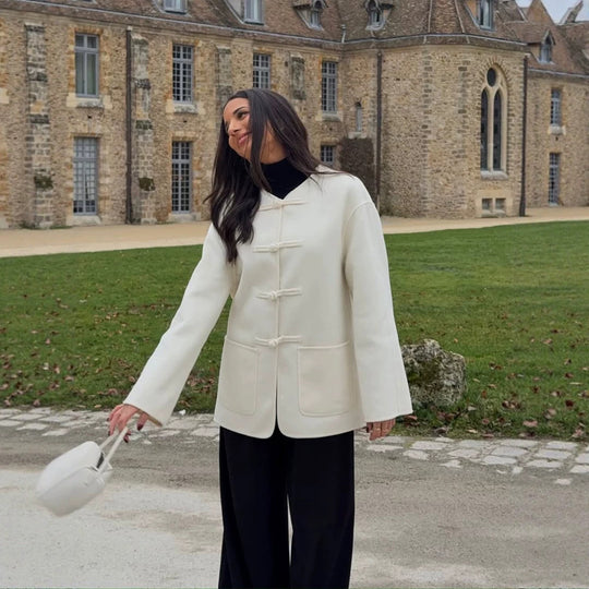 Damen Kurzmantel mit chinesischen Knebelverschlüssen, Oversize-Ärmeln und aufgesetzten Taschen Shop Nory