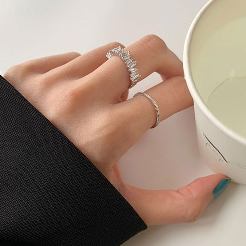 Damenring mit elegantem und funkelndem Zirkon-Band Shop Nory