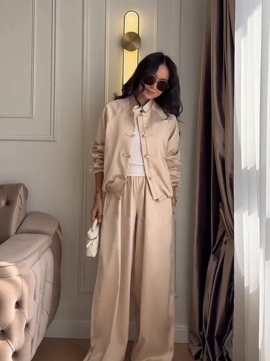 Damen Satin-Zweiteiler mit traditionellen Knebelverschlüssen und weitem Hosenrock Shop Nory