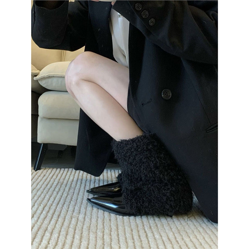 Damen Flauschige Schaftstiefel mit spitzer Lackkappe und Teddy-Finish Shop Nory
