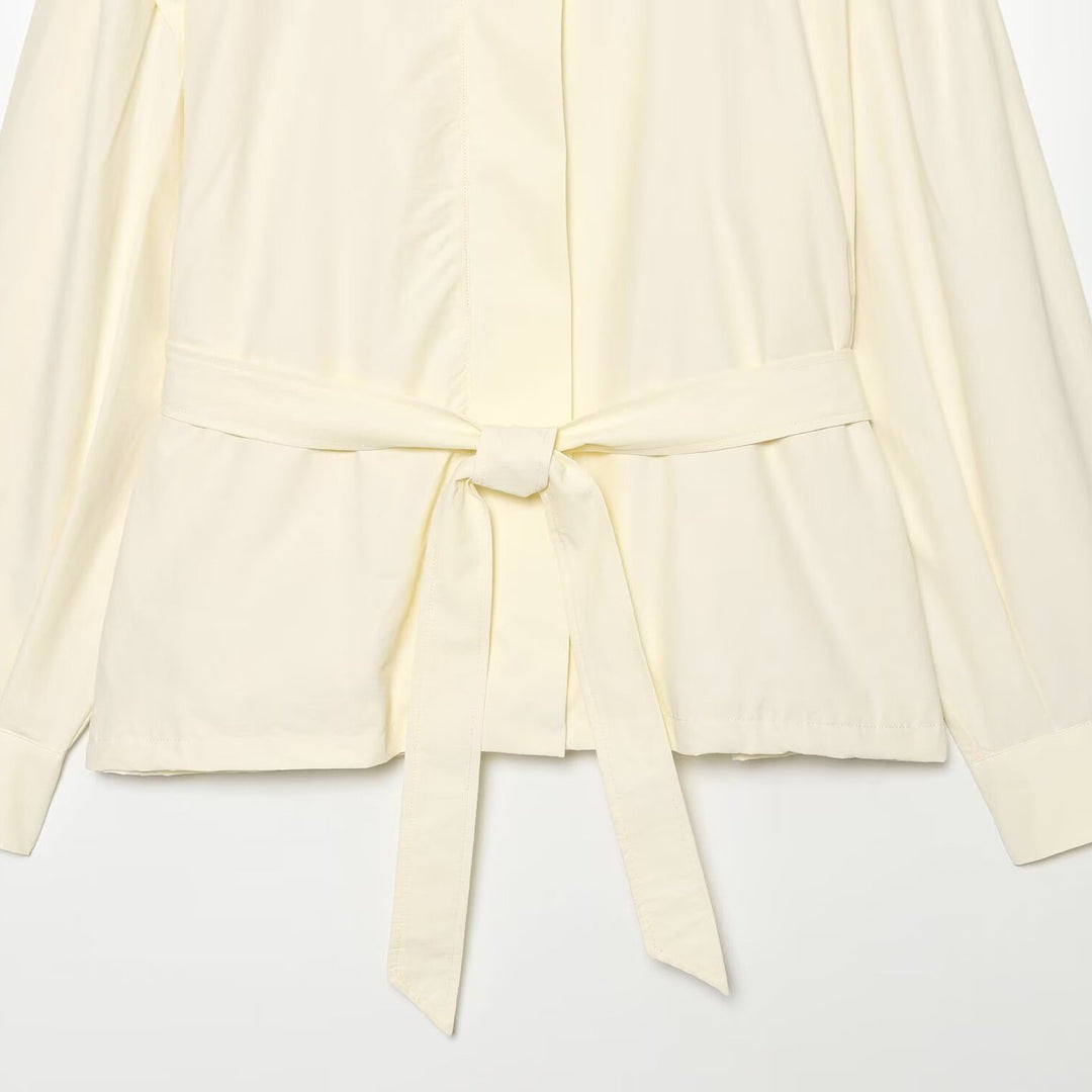 Damen Leichte Taillierte Jacke mit Stehkragen, Bindegürtel und Cape-Ärmeldetail Shop Nory