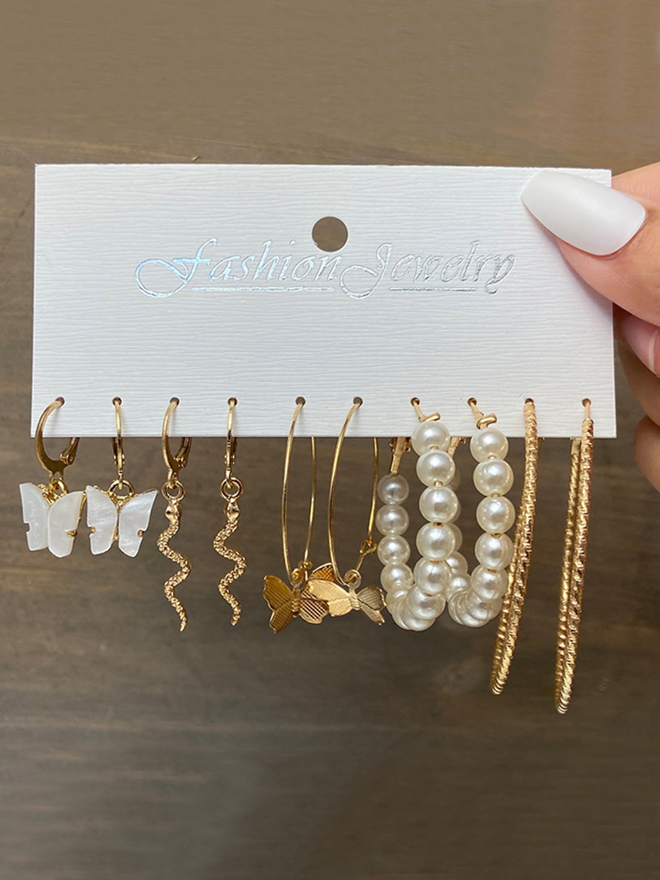 Damen Ohrringe Set mit vielfältigen Designs und funkelnden Akzenten Shop Nory