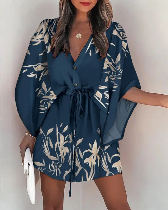 Damen angehendes Strandkleid mit eleganter Taillenbindung und einzigartigem Muster