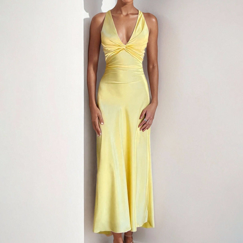 Damen Maxikleid mit elegantem Wickeldetail und fließendem Satinmaterial Shopnory