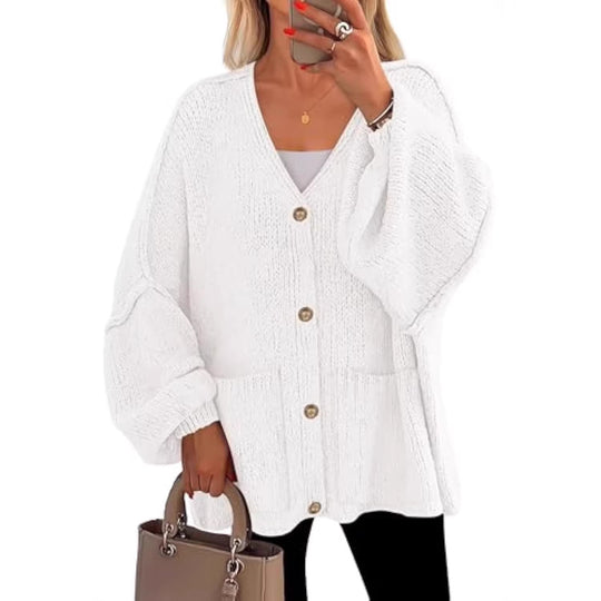 Damen Oversize Strickcardigan mit V-Ausschnitt, goldenen Zierknöpfen und aufgesetzten Taschen Shop Nory