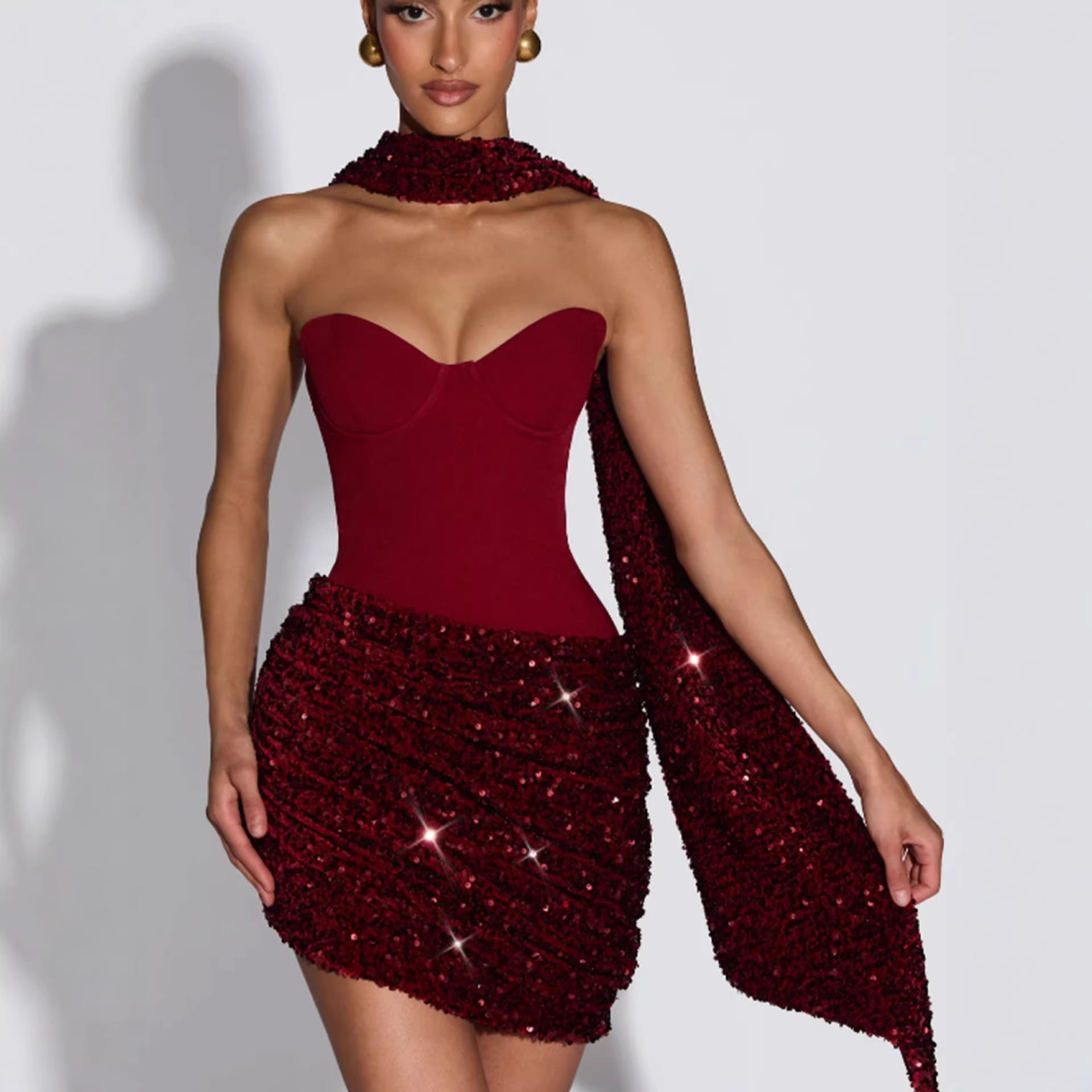 Damen Glamouröses Minikleid mit figurbetontem Bustier-Oberteil und eindrucksvollem Paillettenrock Shopnory