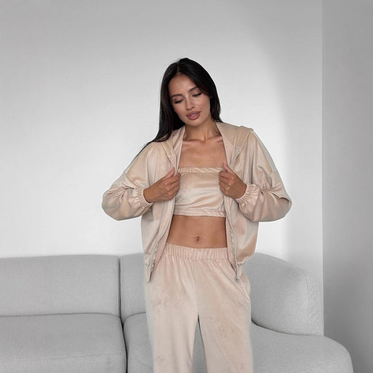 Damen Velours-Loungewear-Set mit Kapuzenjacke, Bandeau-Top und Jogginghose Shop Nory