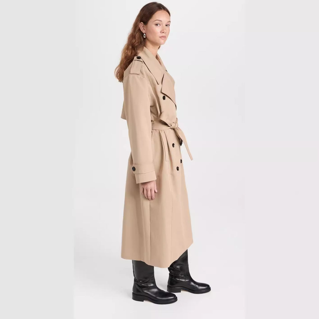 Damen Langer Trenchcoat aus Baumwollmix mit doppelreihiger Knopfleiste, Taillengürtel und Schulterklappen Shop Nory