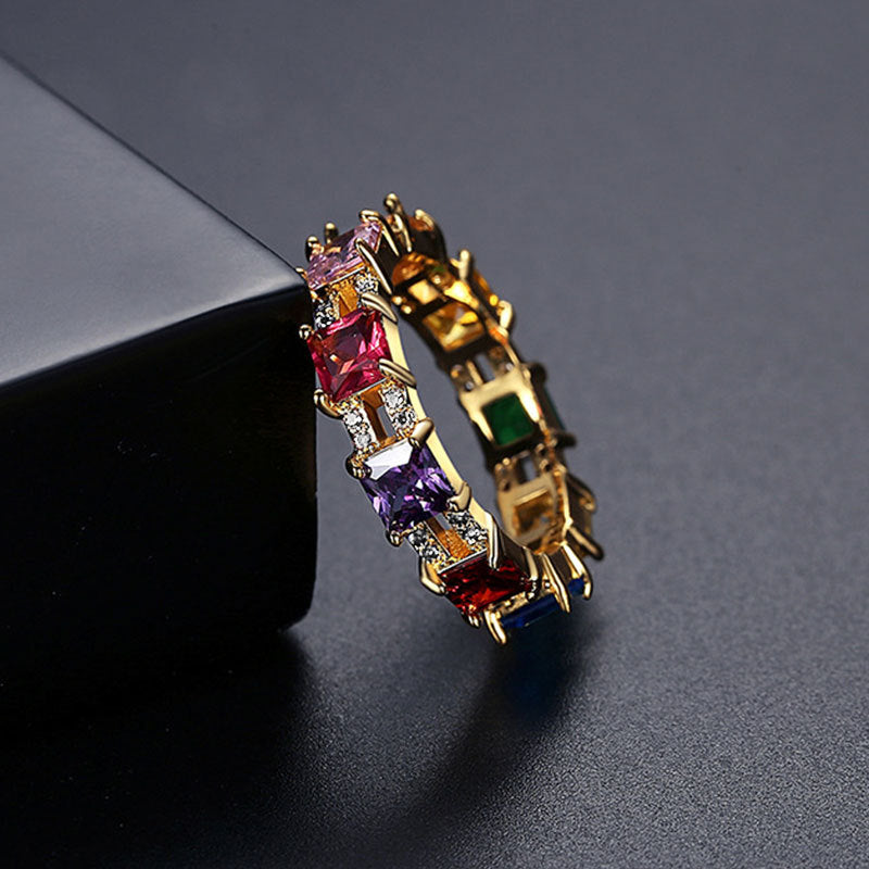 Damen Eleganter Ring mit bunten Edelsteinen und luxuriöser Fassung Shop Nory