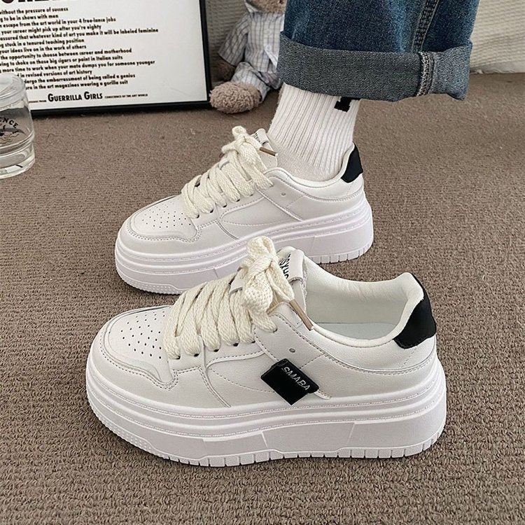 Damen Plattform-Sneaker mit dämpfender Laufsohle und eleganter Schnürung