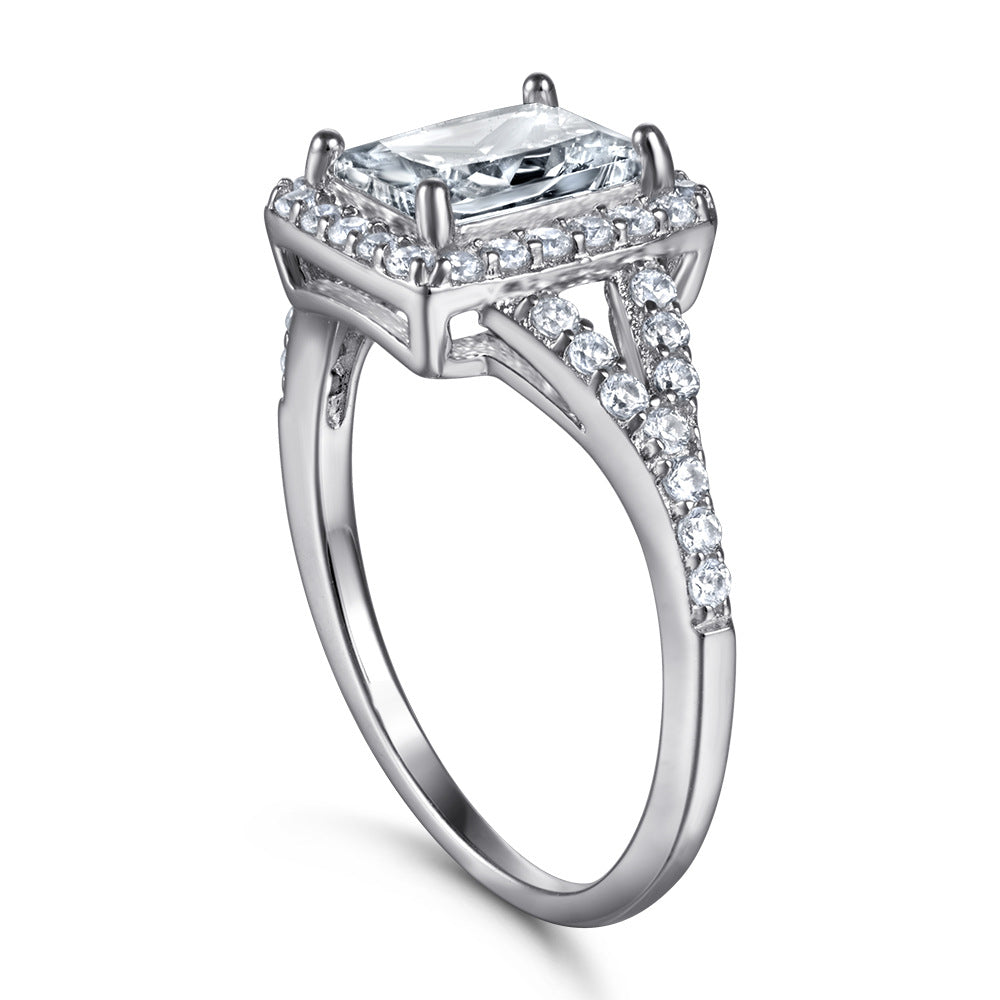 Damen Verlobungsring mit kunstvollem Twist-Design und aufwendigem Zirkonia-Besatz Shop Nory